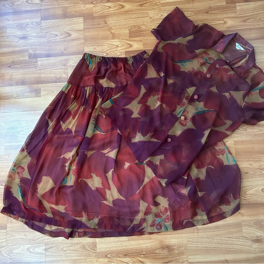 Red skirt set